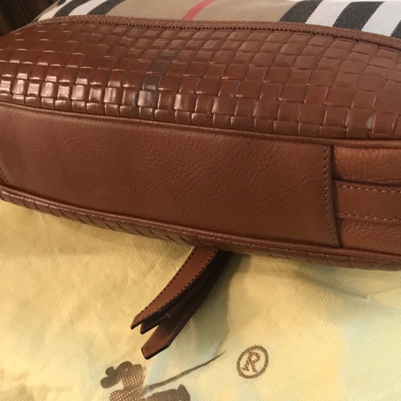 BURBERRY STUNNING BAGUETTE STYLE AUTHENTIC BAG WITH EXTRA STORAGE POCKETS - Picture 9 of 16